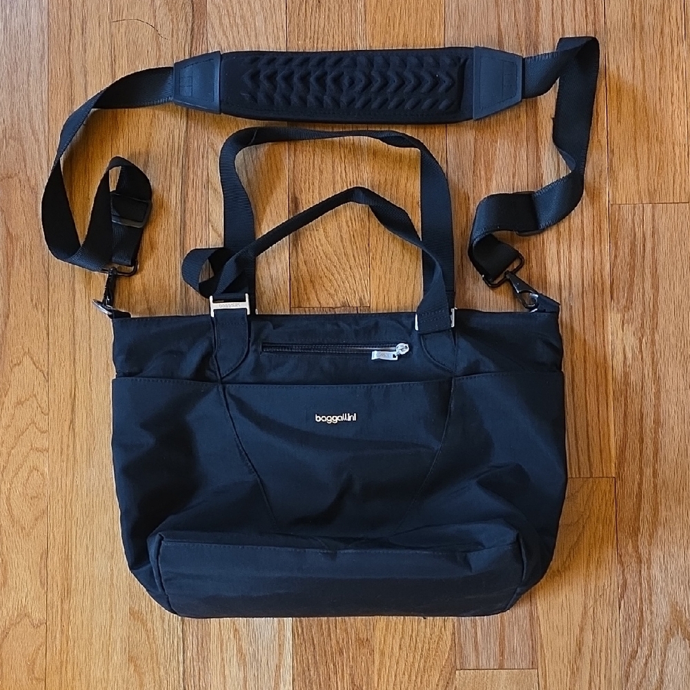 Baggallini Black Messenger Bag
